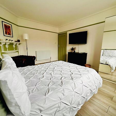 Rest Boutique Golders Green Лондон Экстерьер фото