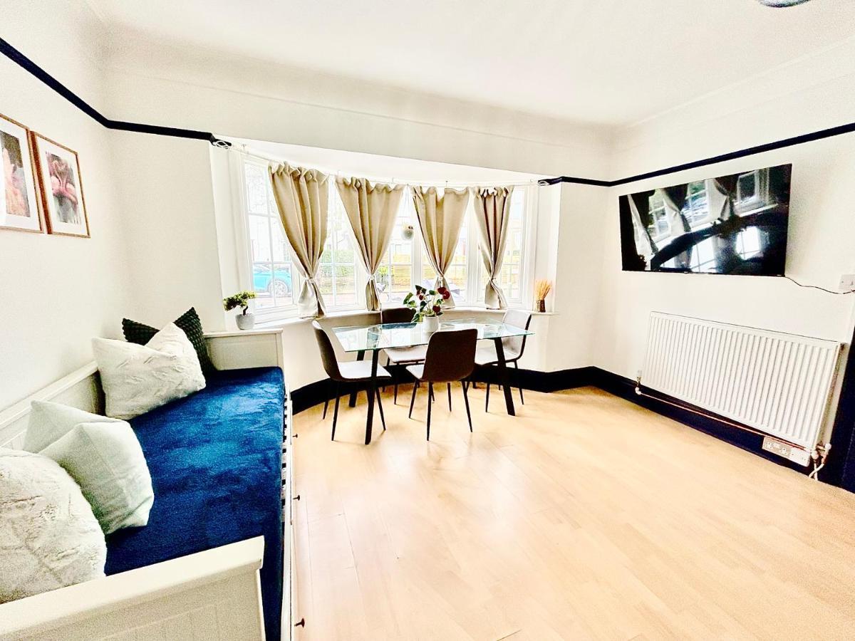 Rest Boutique Golders Green Лондон Экстерьер фото