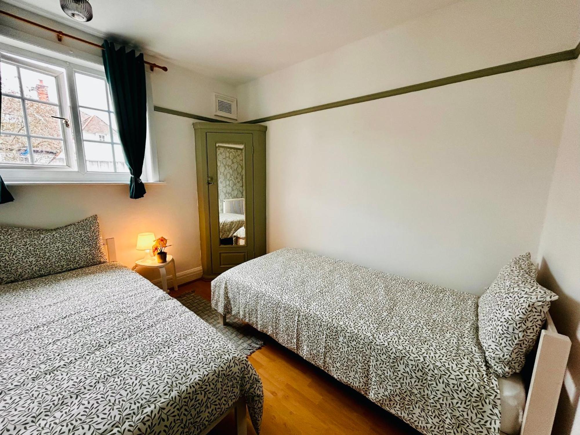 Rest Boutique Golders Green Лондон Экстерьер фото