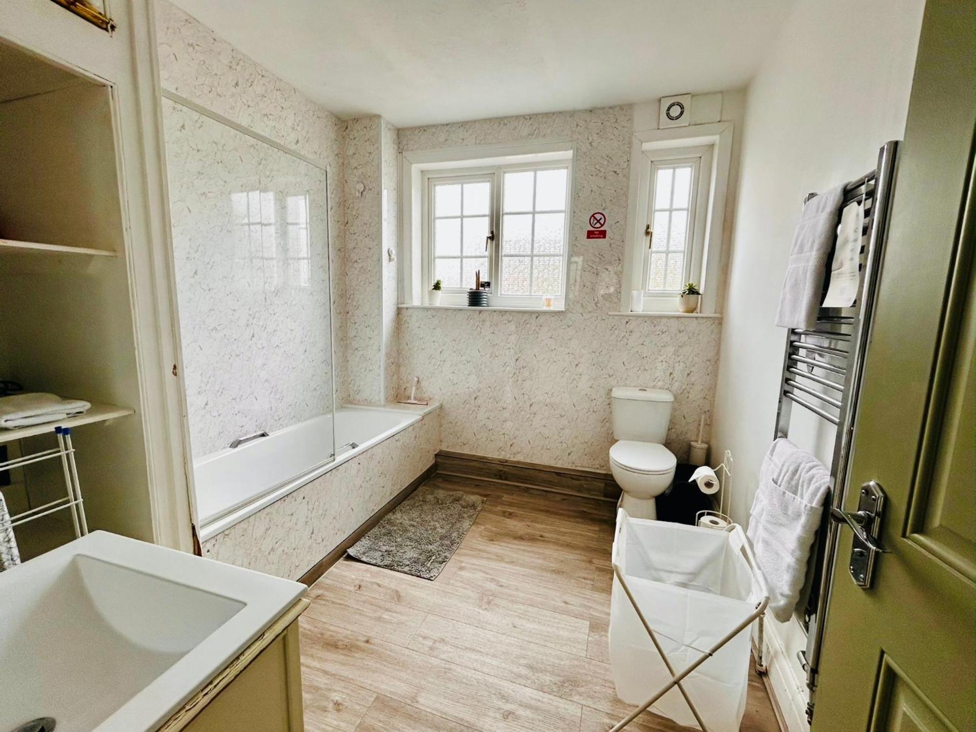 Rest Boutique Golders Green Лондон Экстерьер фото