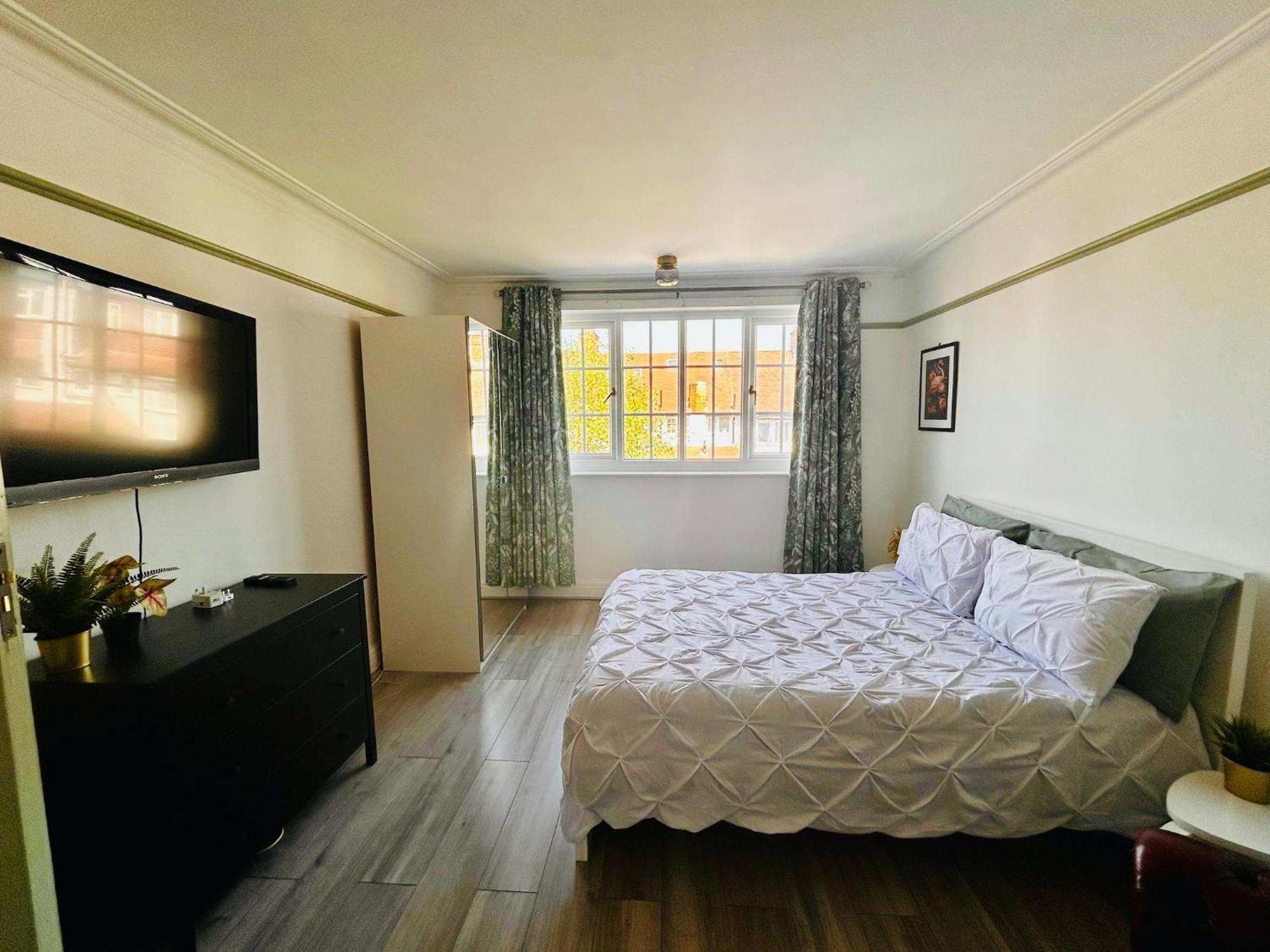 Rest Boutique Golders Green Лондон Экстерьер фото